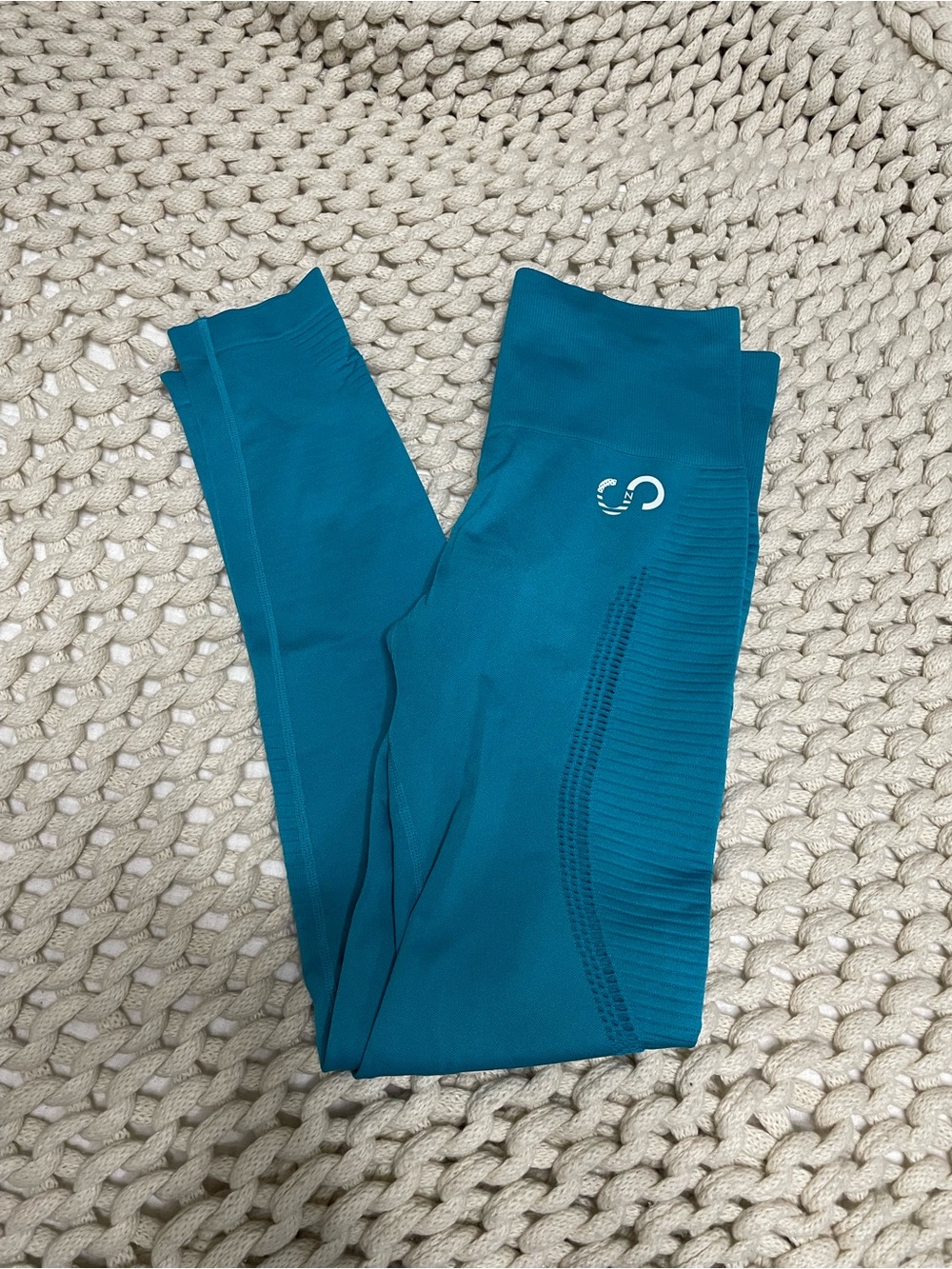 Kids Teal Seamless Leggings with Subtle Logo